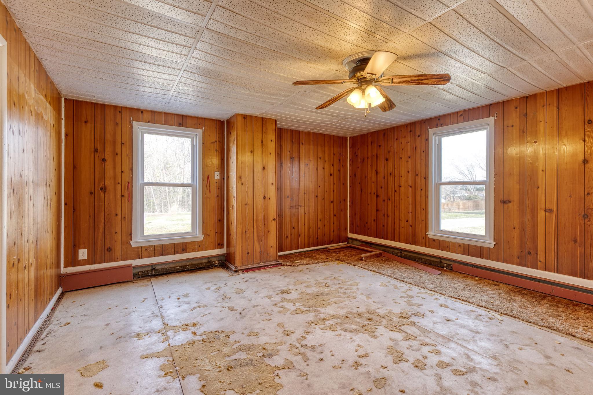 7612 Gaither Road Sykesville, MD 21784 - Photo 11 of 46 Main Level Living/Dining room