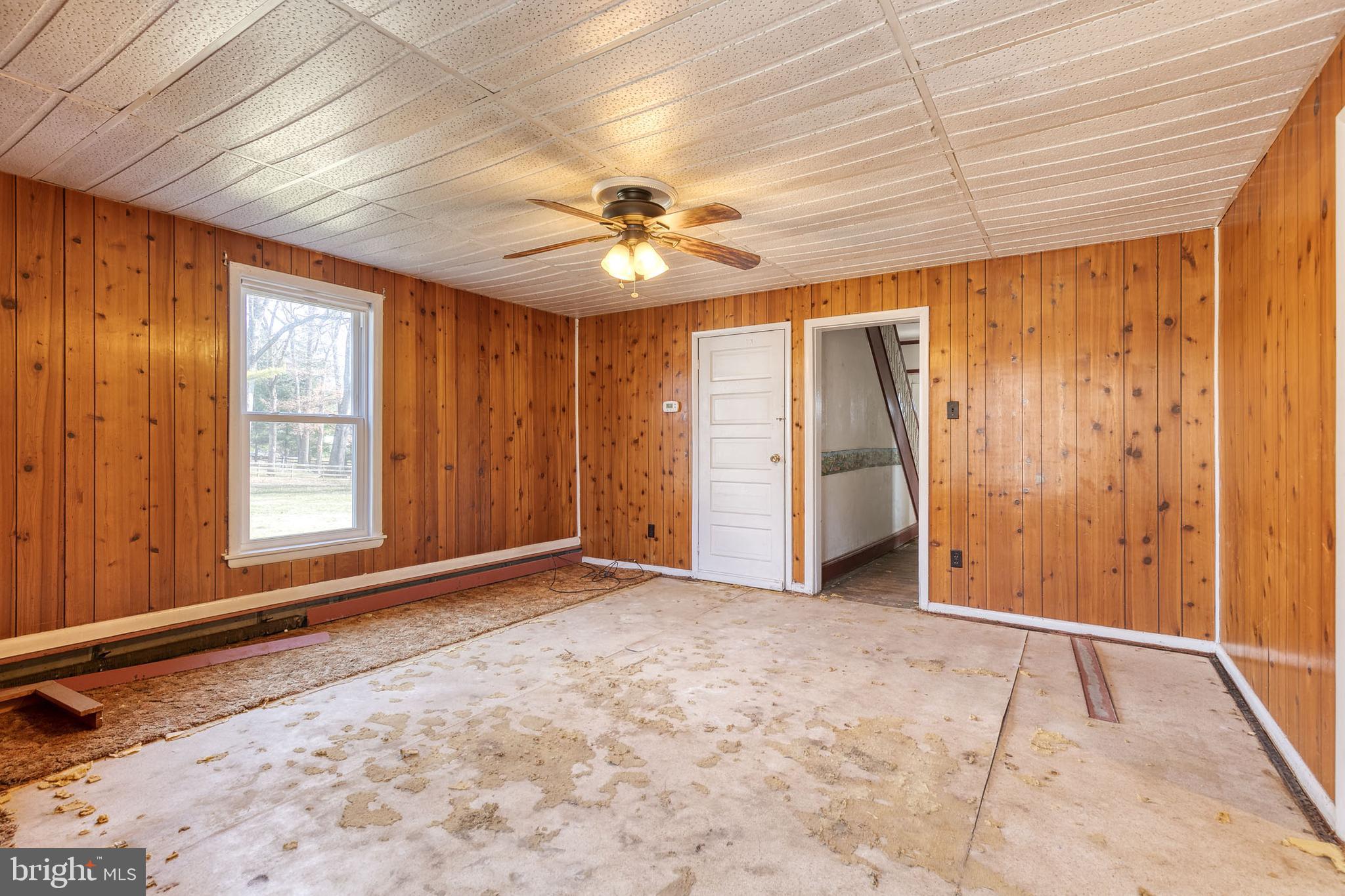 7612 Gaither Road Sykesville, MD 21784 - Photo 12 of 46 Main Level Living/Dining room