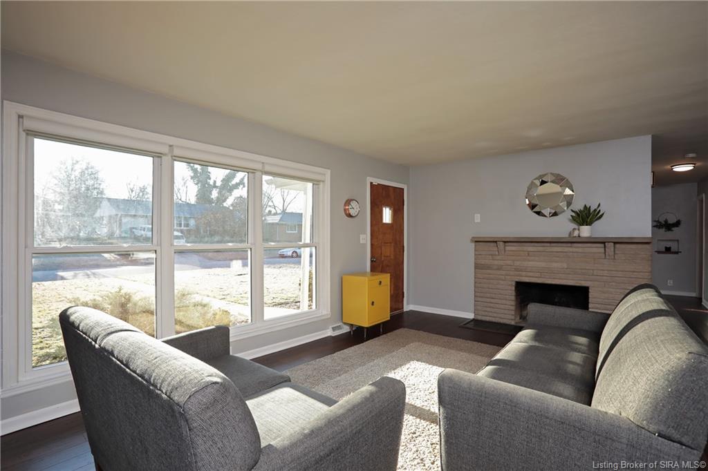 2611 West Robin Road New Albany, IN 47150 - Photo 2 of 41 Gallery Image 2