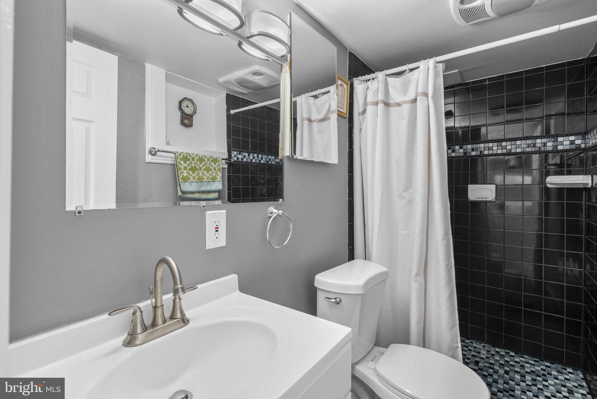 12220 Centerhill Street Silver Spring, MD 20902 - Photo 35 of 45 unite 2, full bath