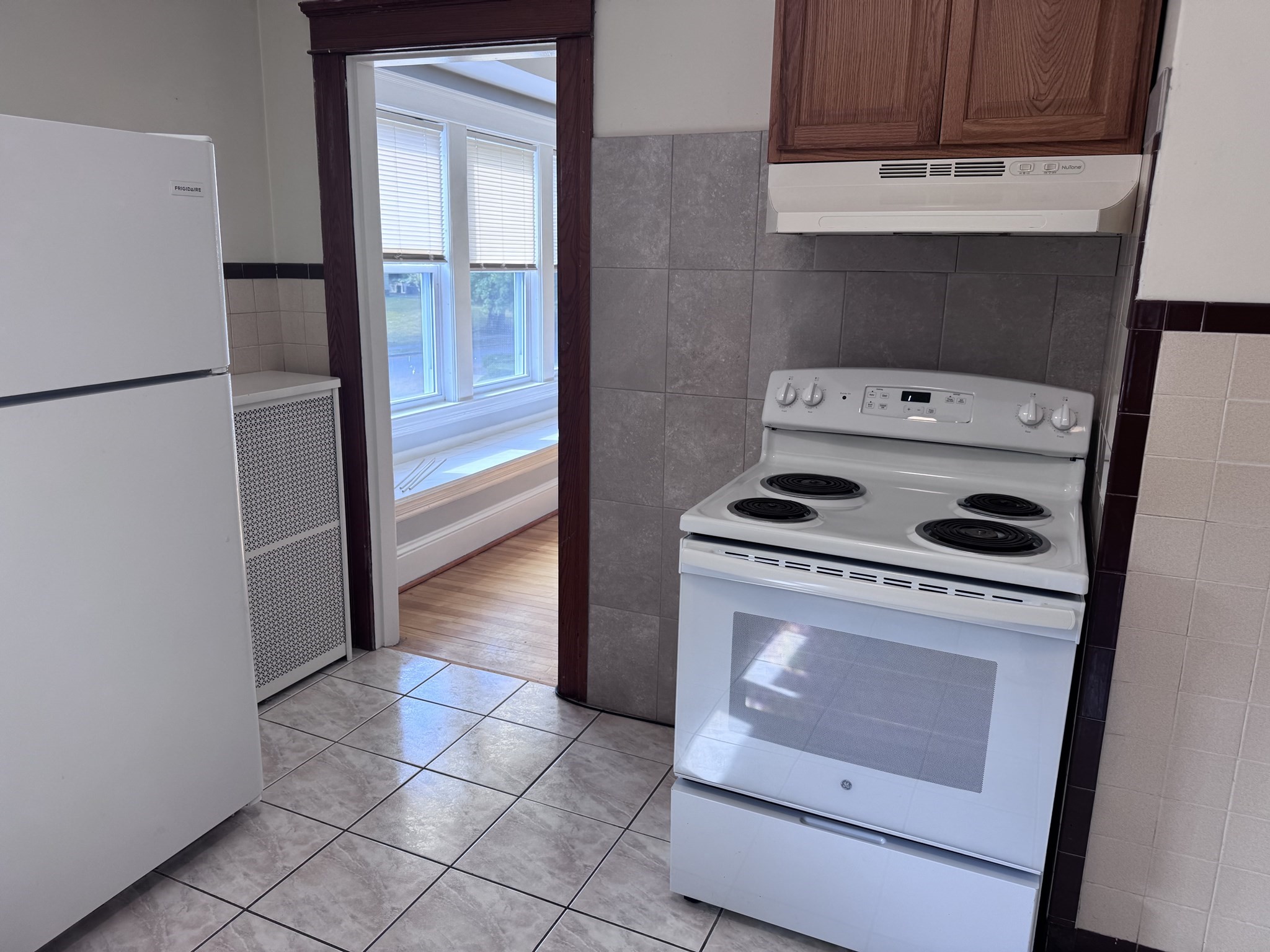 398 Lovell Street, Unit 2 Worcester, MA 01602 - Photo 15 of 35 Gallery Image 15