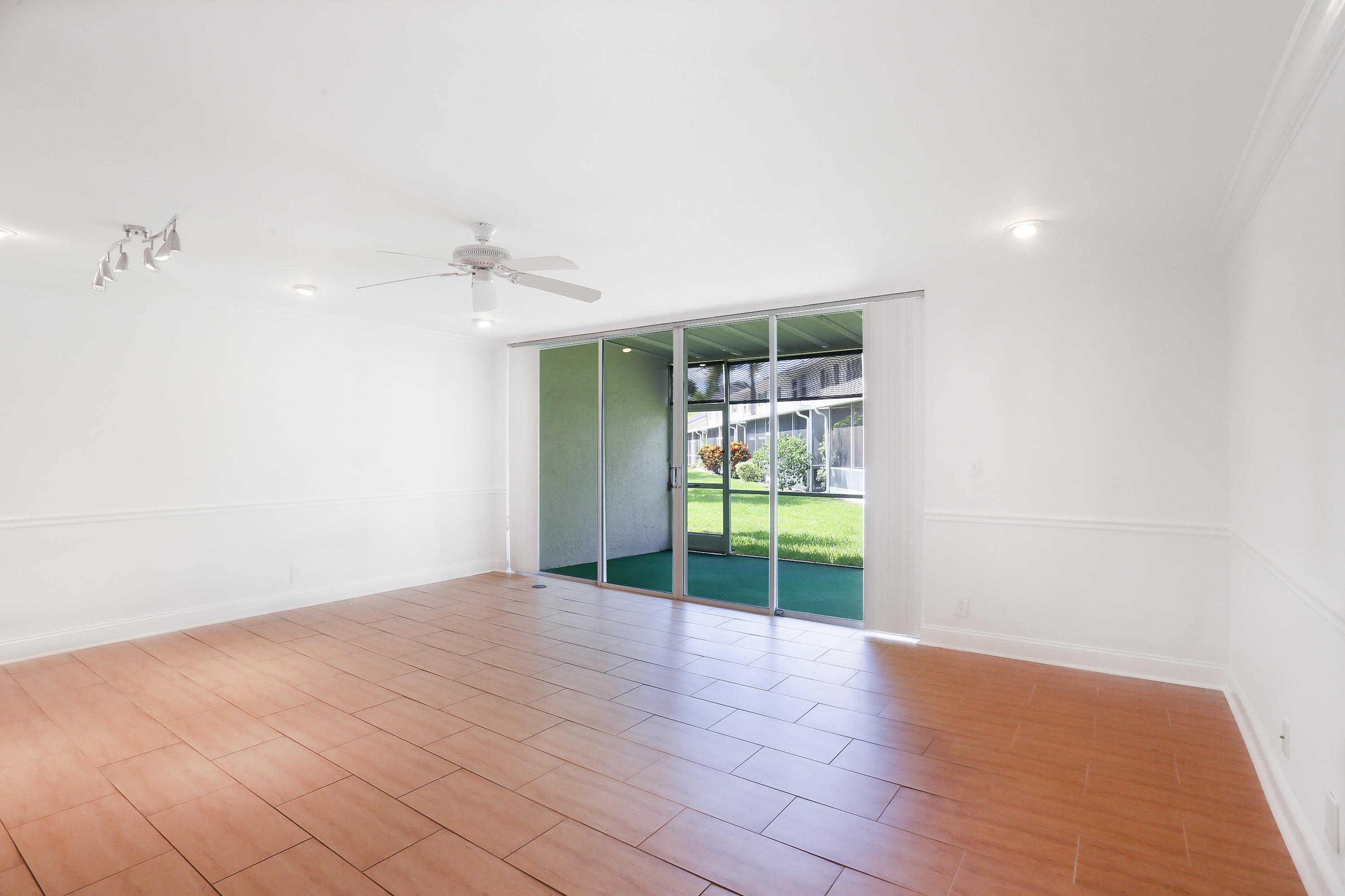 6053 Old Court Road, Unit 307 Boca Raton, FL 33433 - Photo 5 of 20 iUSE photography_3U5A1486