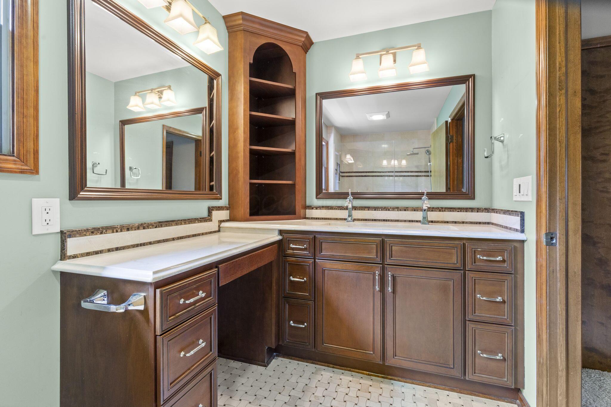 1161 Riva Ridge Boulevard Columbus, OH 43230 - Photo 32 of 60 OWNERS FULL BATH