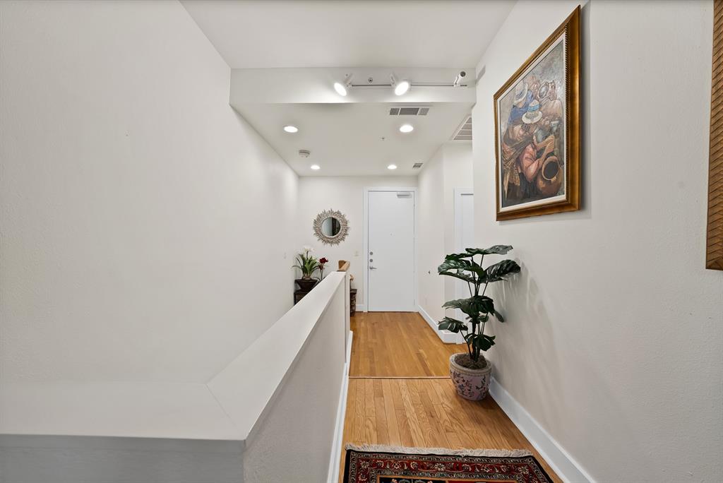 5055 Addison Circle, Unit 434 Addison, TX 75001 - Photo 23 of 32