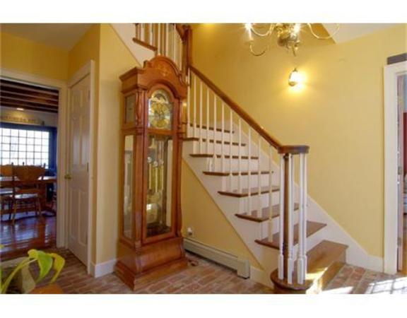 160 Burbank Road Sutton, MA 01590 - Photo 3 of 30