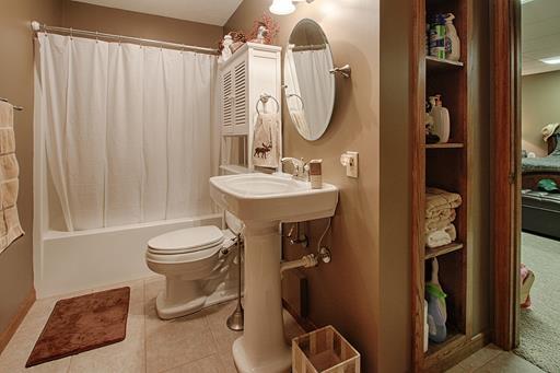 7845 Keswick Road Powell, TN 37849 - Photo 22 of 27 Bathroom