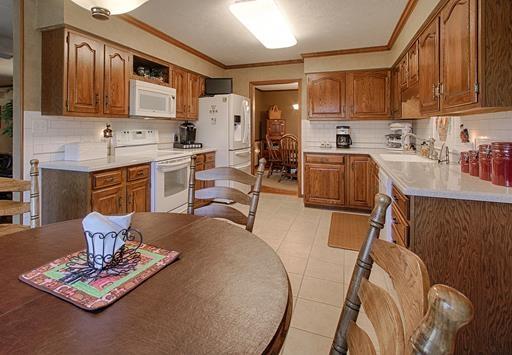 7845 Keswick Road Powell, TN 37849 - Photo 10 of 27 Spacious Kitchen
