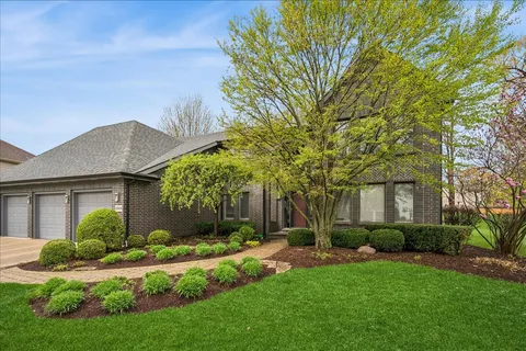 $939,000 | 1944 Beverly Lane, Buffalo Grove, IL 60089
