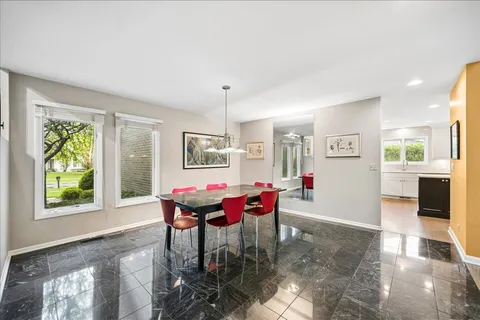 $939,000 | 1944 Beverly Lane, Buffalo Grove, IL 60089