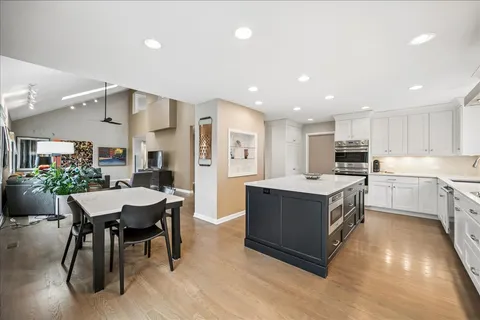 $939,000 | 1944 Beverly Lane, Buffalo Grove, IL 60089