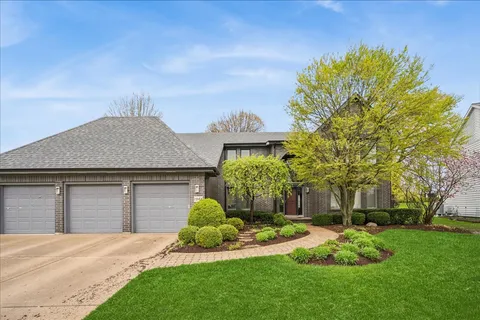 $939,000 | 1944 Beverly Lane, Buffalo Grove, IL 60089