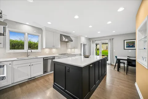 $939,000 | 1944 Beverly Lane, Buffalo Grove, IL 60089