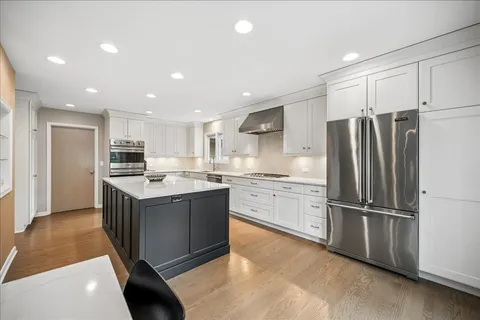 $939,000 | 1944 Beverly Lane, Buffalo Grove, IL 60089