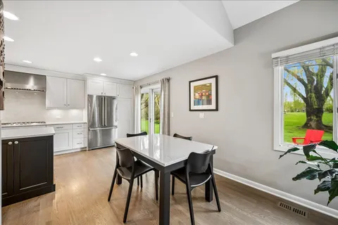 $939,000 | 1944 Beverly Lane, Buffalo Grove, IL 60089
