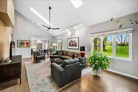 $939,000 | 1944 Beverly Lane, Buffalo Grove, IL 60089