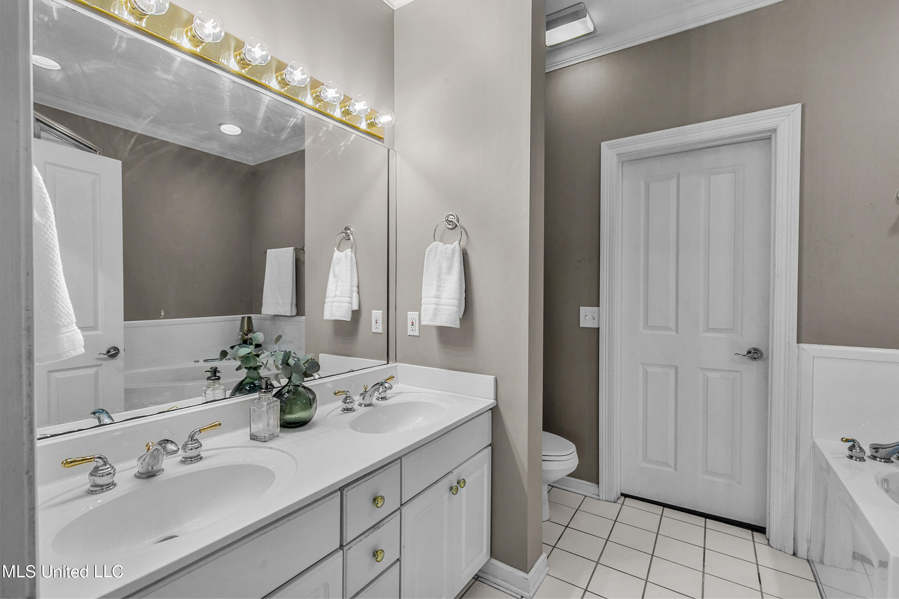 17 Charleston Circle Brandon, MS 39047 - Photo 28 of 51 17 Charleston Cir-29