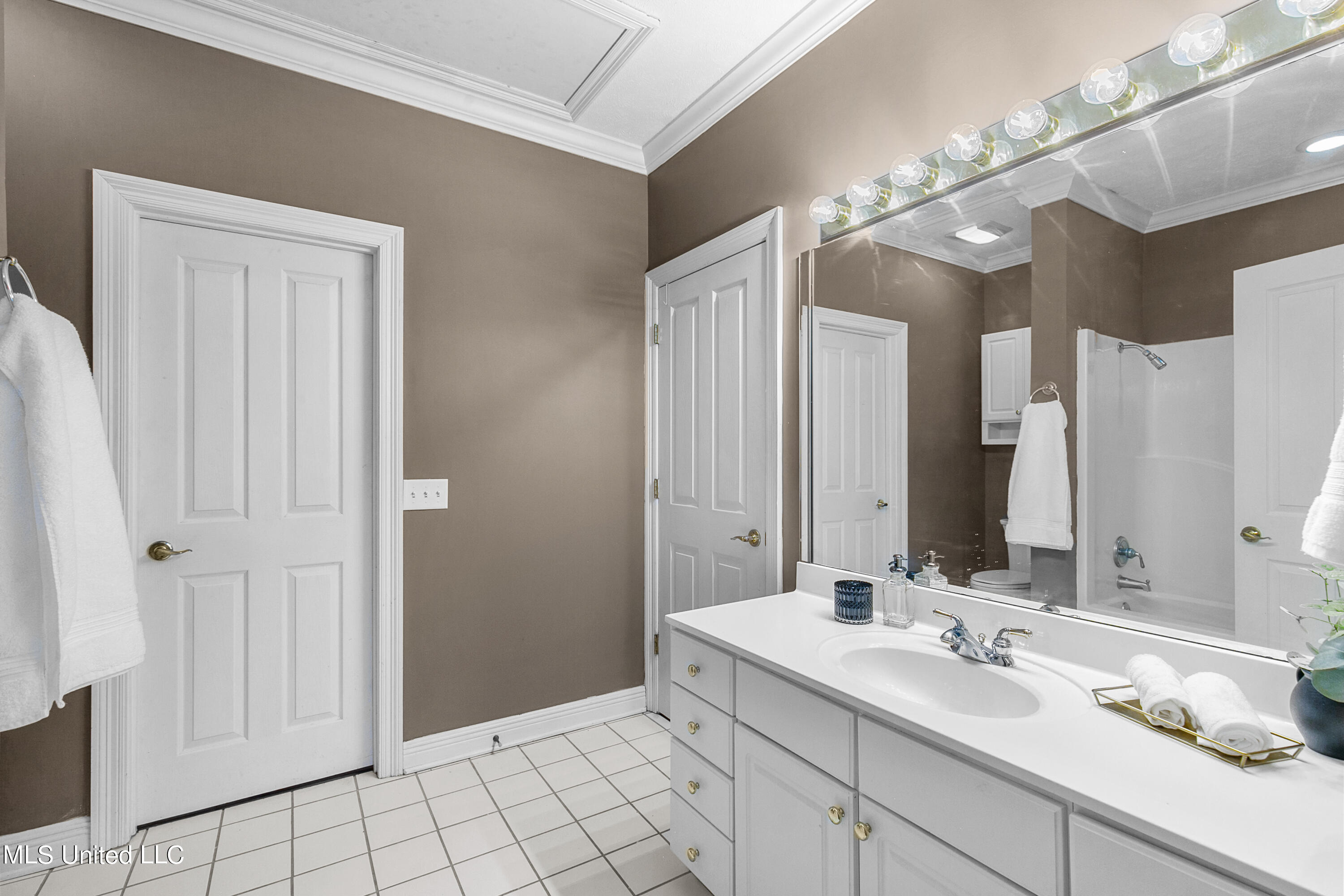 17 Charleston Circle Brandon, MS 39047 - Photo 42 of 51 17 Charleston Cir-45