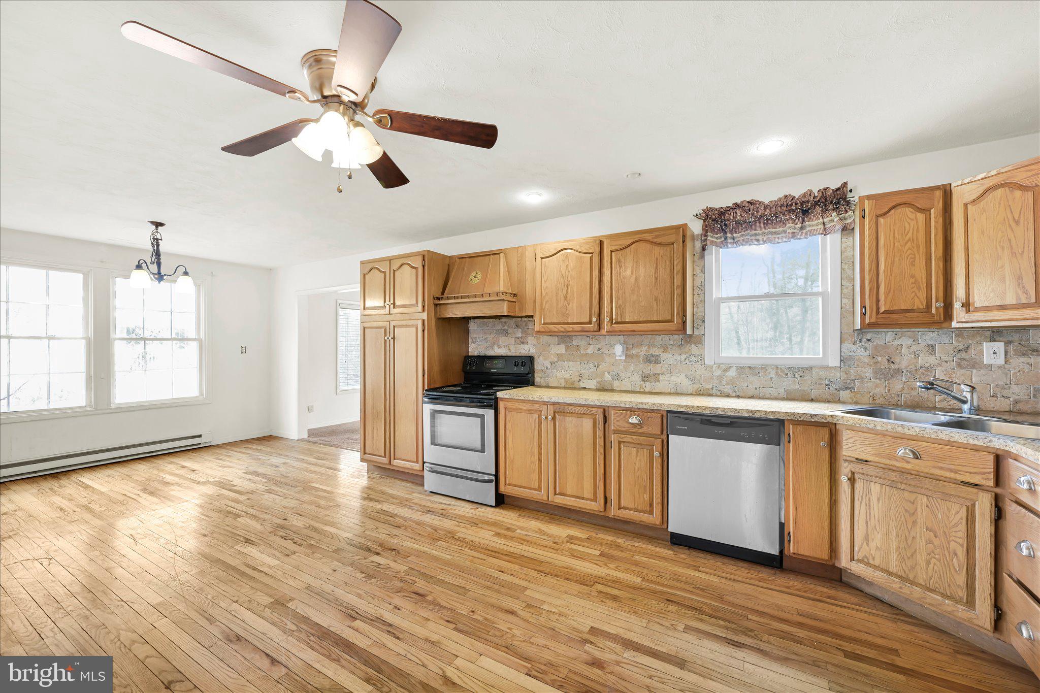 35 Hillside Road Pottsville, PA 17901 - Photo 13 of 33 Bright and inviting kitchen space.