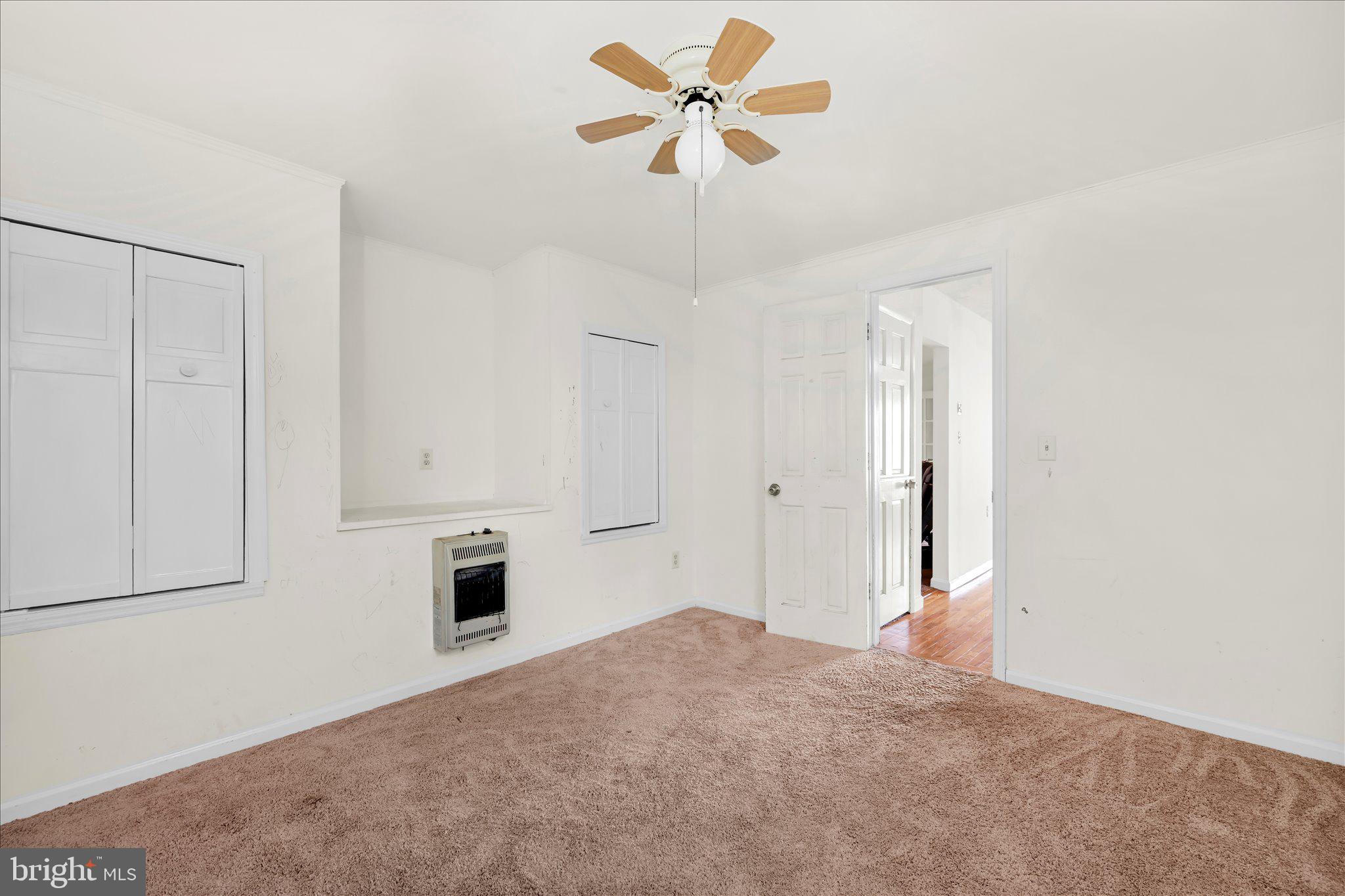 35 Hillside Road Pottsville, PA 17901 - Photo 18 of 33 Bright and airy room with charm.