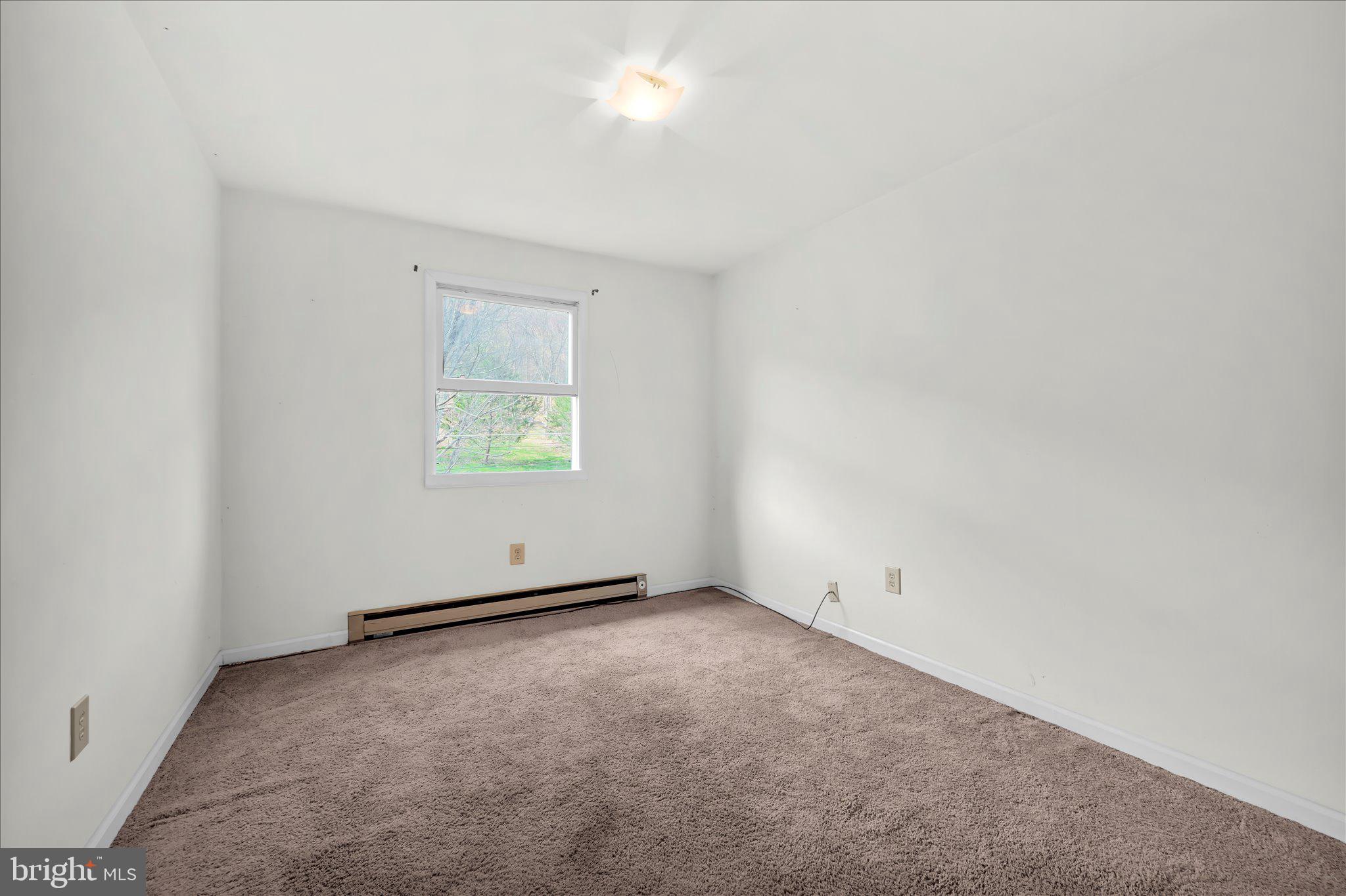 35 Hillside Road Pottsville, PA 17901 - Photo 21 of 33 Bright and inviting blank canvas space.