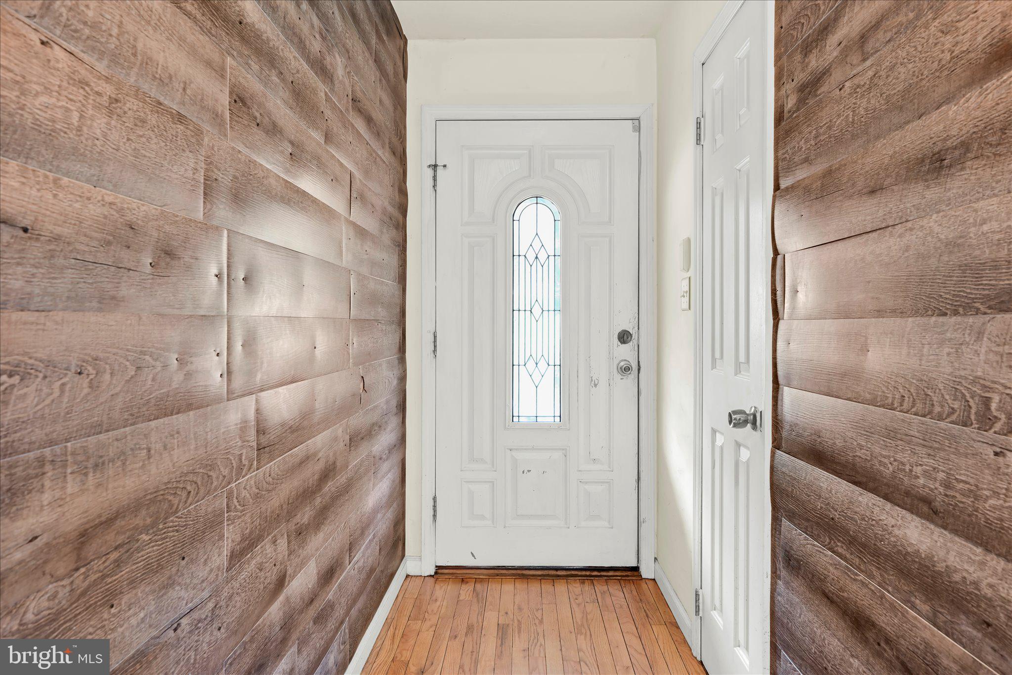 35 Hillside Road Pottsville, PA 17901 - Photo 8 of 33 Inviting entryway with rustic charm.