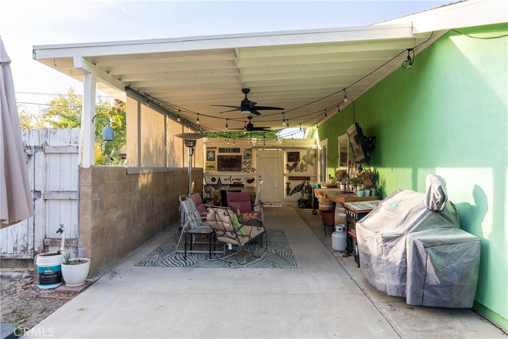 8892 Palomar Avenue Atascadero, CA 93422 - Photo 30 of 49 Located off the dining room and kitchen. Also features a charming barn door that leads directly to the front yard.