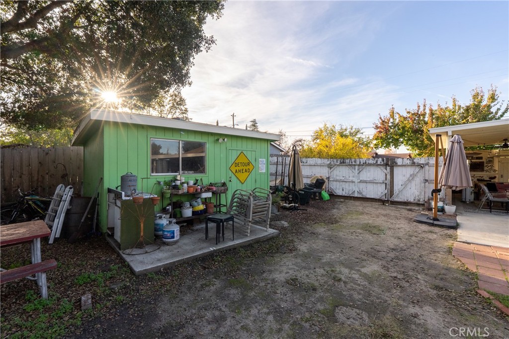 8892 Palomar Avenue Atascadero, CA 93422 - Photo 36 of 49 Hobby shop with 220v power.