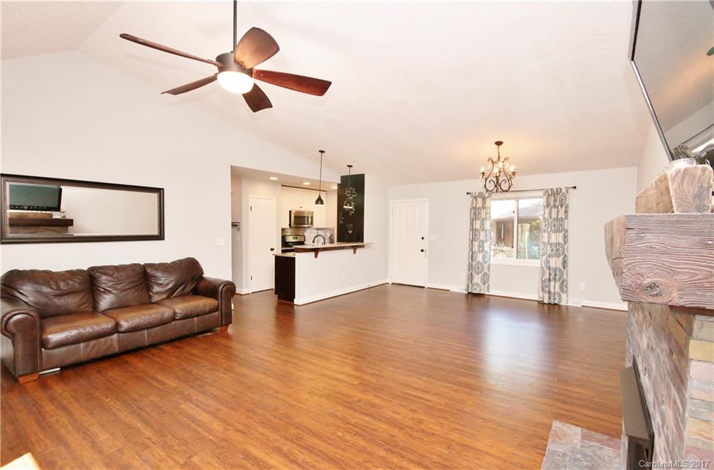 929 Fanning Bridge Road Fletcher, NC 28732 - Photo 4 of 16