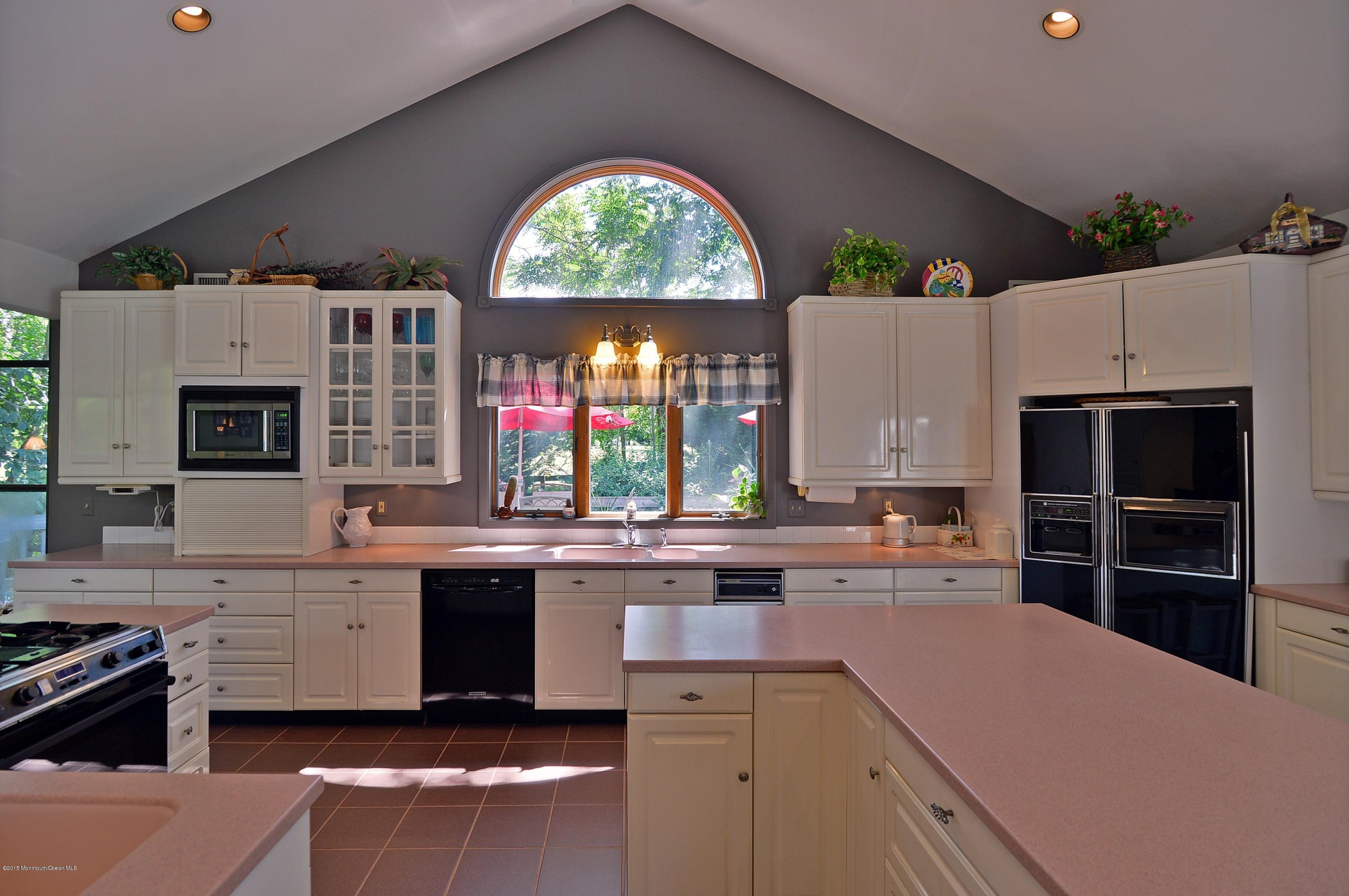 013_Kitchen[1]