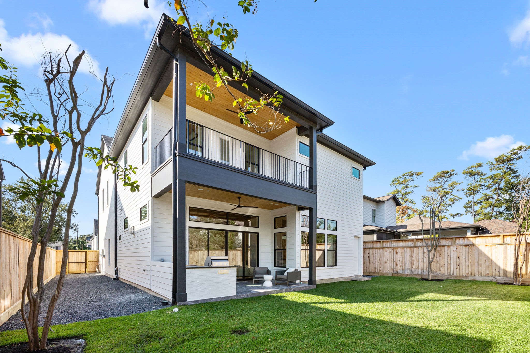 1032 West 41st Street Houston, TX 77018 - Photo 2 of 46 Back yard is large enough for a pool!