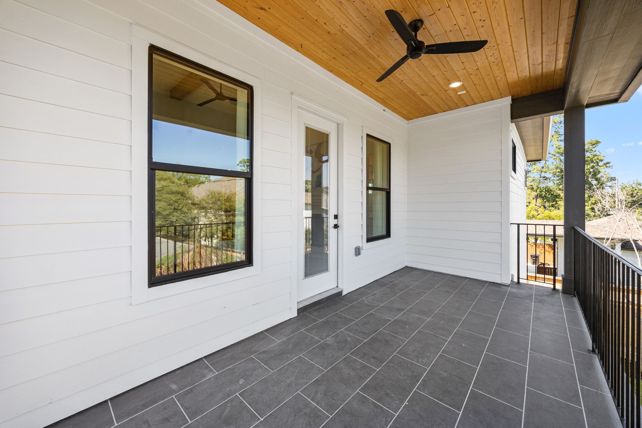 1032 West 41st Street Houston, TX 77018 - Photo 31 of 46 Private 2nd story balcony from the Primary Suite