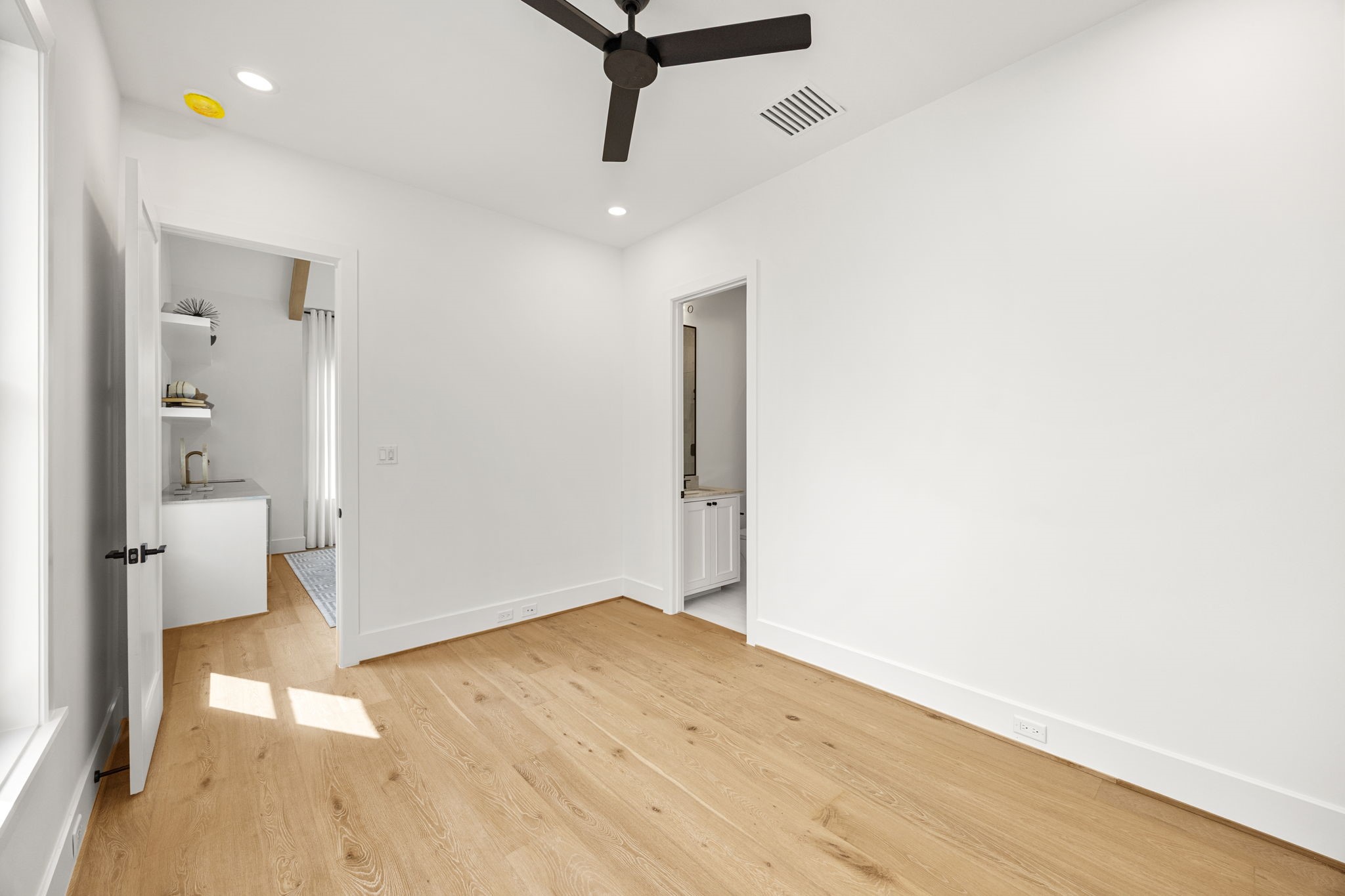 1032 West 41st Street Houston, TX 77018 - Photo 32 of 46 Bedroom #5