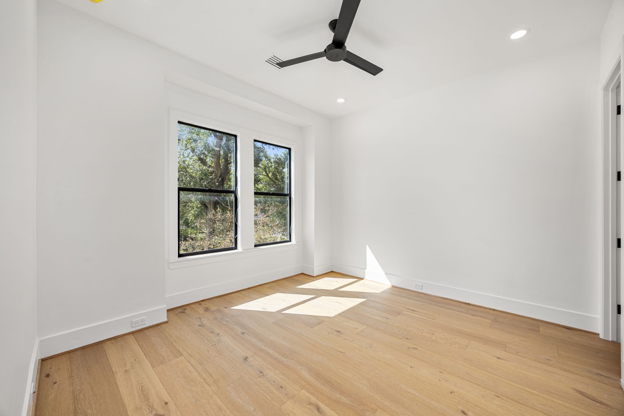 1032 West 41st Street Houston, TX 77018 - Photo 36 of 46 Bedroom #3