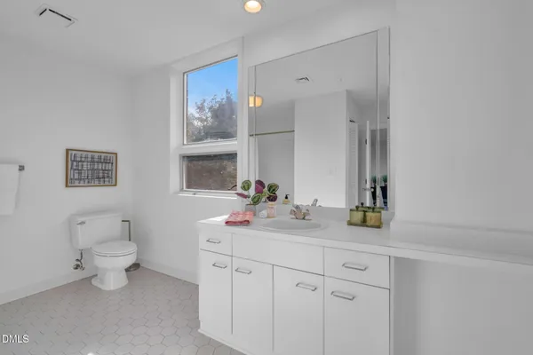 $725,000 | 620 Martin Luther King Junior Boulevard, Unit 602, Chapel Hill, NC 27514