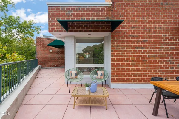 $725,000 | 620 Martin Luther King Junior Boulevard, Unit 602, Chapel Hill, NC 27514