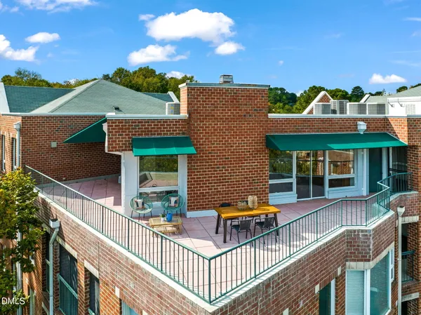 $725,000 | 620 Martin Luther King Junior Boulevard, Unit 602, Chapel Hill, NC 27514