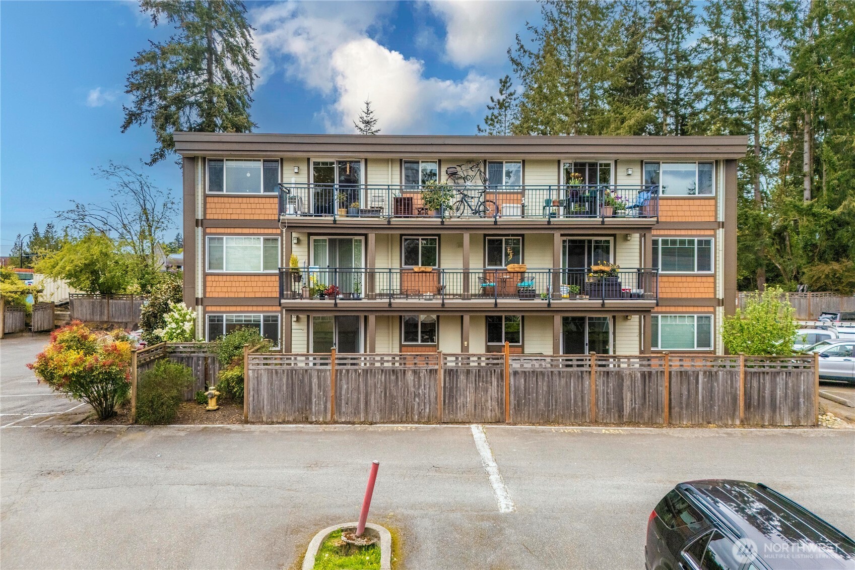 7503 212th Street Southwest, Unit B102 Edmonds, WA 98026 - Photo 1 of 21