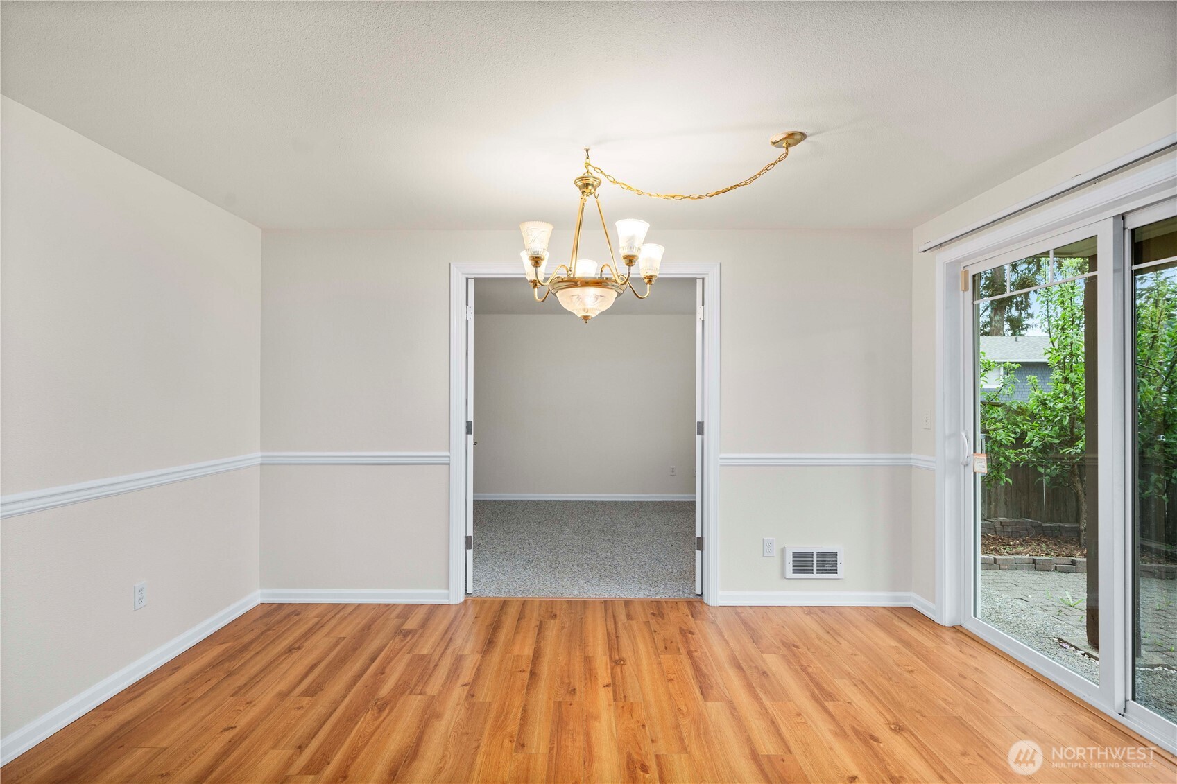 7503 212th Street Southwest, Unit B102 Edmonds, WA 98026 - Photo 15 of 21