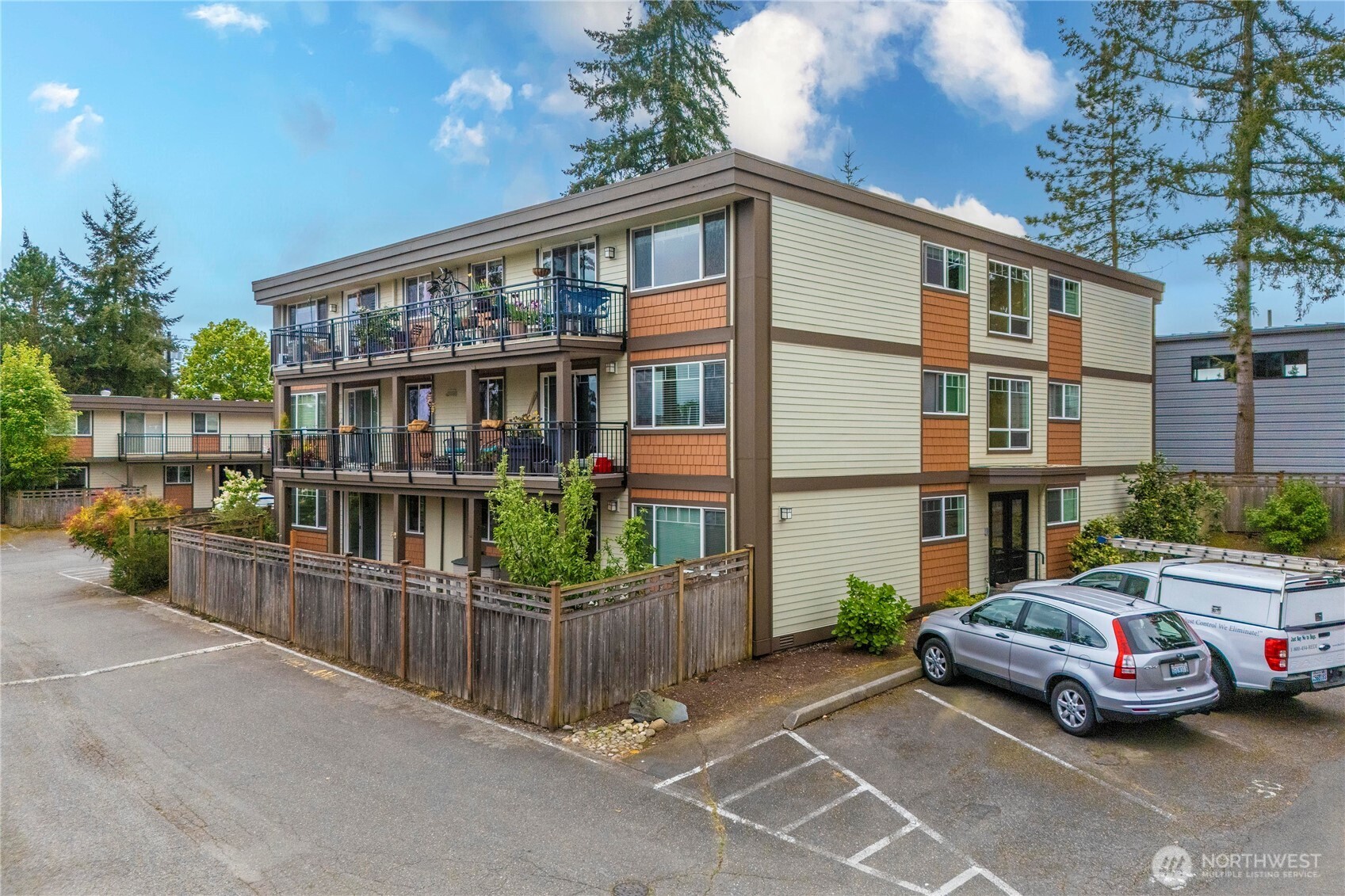 7503 212th Street Southwest, Unit B102 Edmonds, WA 98026 - Photo 2 of 21