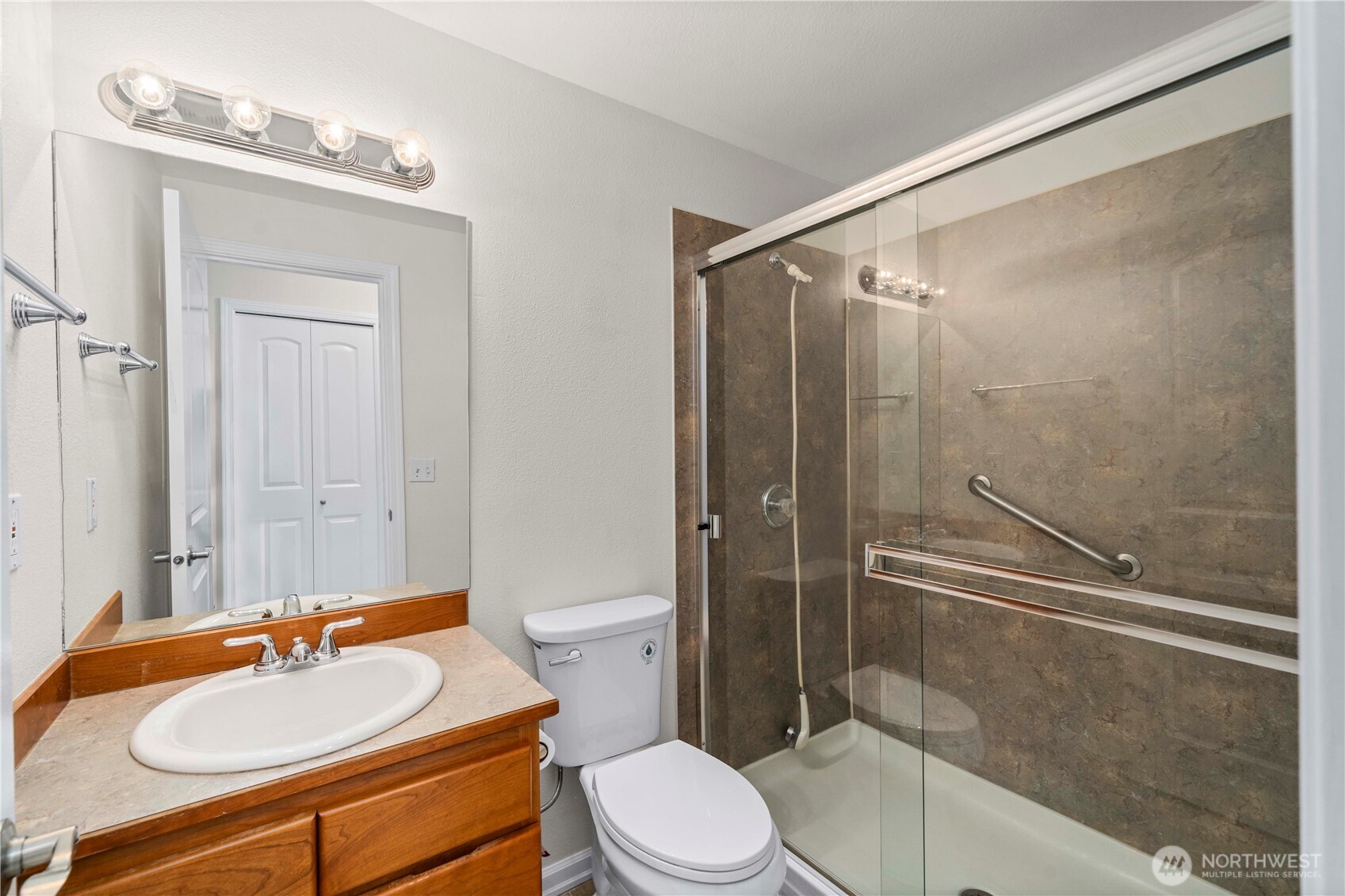 7503 212th Street Southwest, Unit B102 Edmonds, WA 98026 - Photo 6 of 21