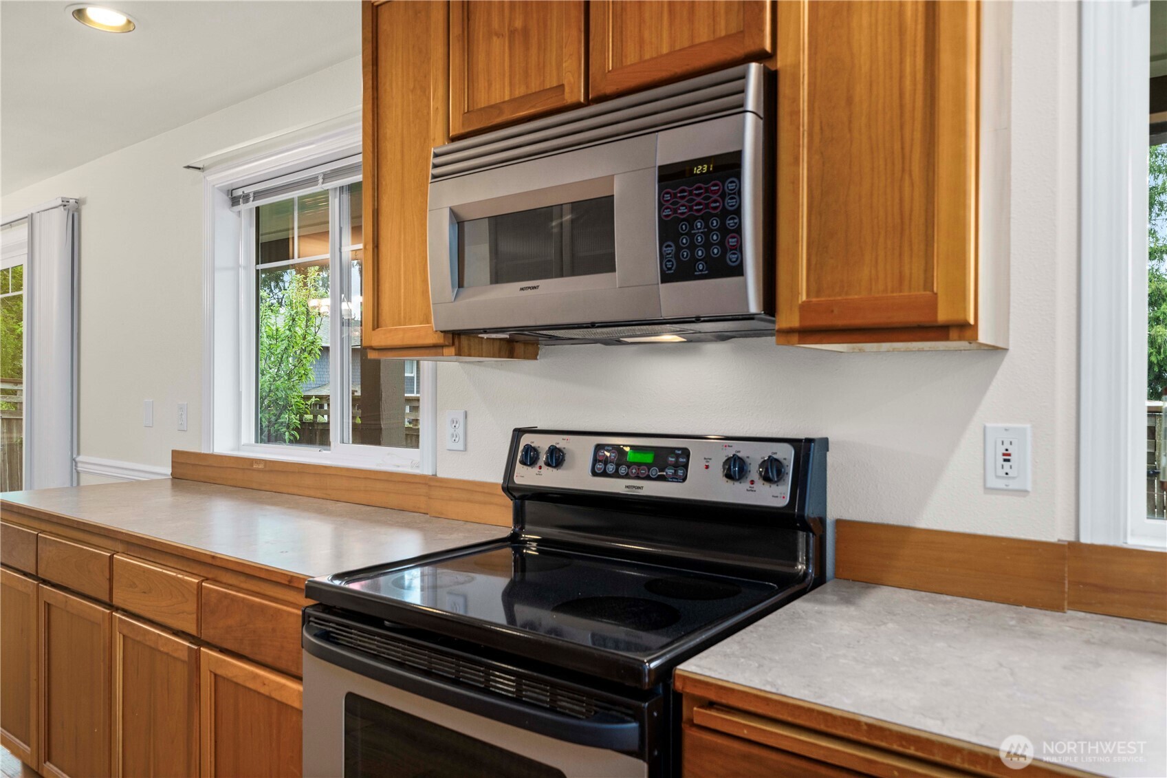 7503 212th Street Southwest, Unit B102 Edmonds, WA 98026 - Photo 10 of 21