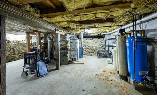 $549,900 | 93 Moosup Valley Road, Foster, RI 02825