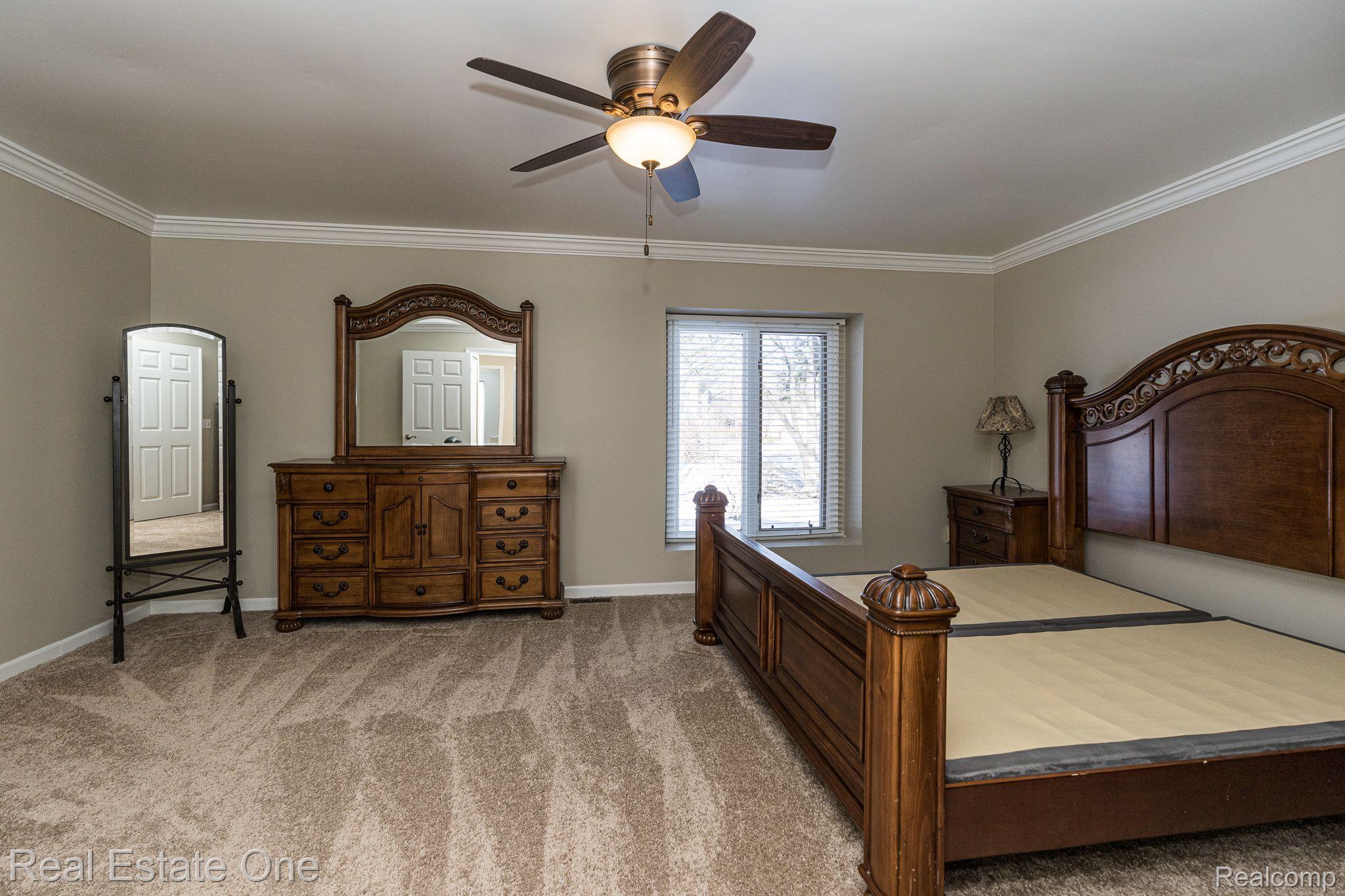 210 Chalmers Drive Rochester, MI 48309 - Photo 18 of 26 Gallery Image 18