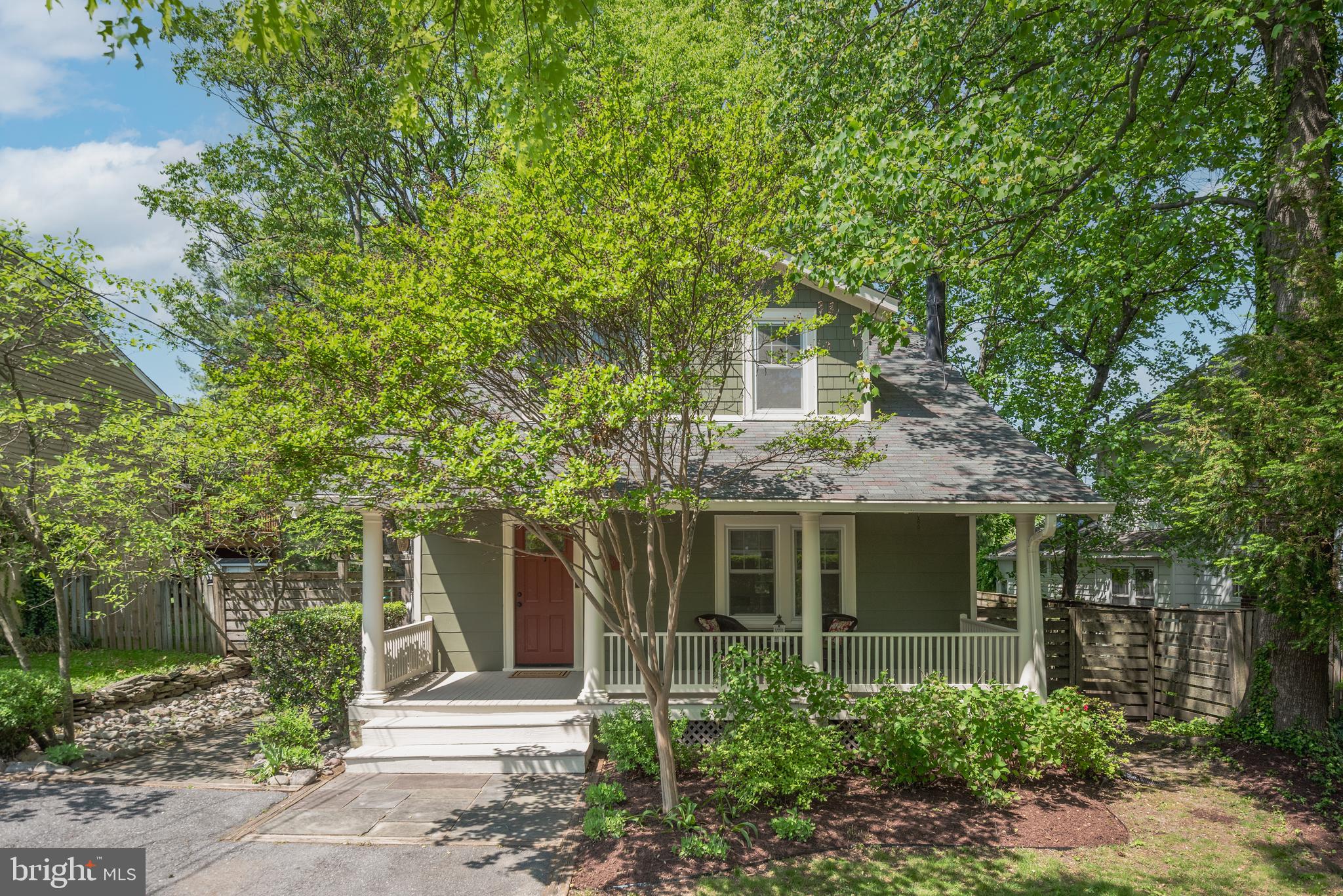 10120 Capitol View Avenue Silver Spring, MD 20910 - Photo 3 of 52 Gallery Image 3
