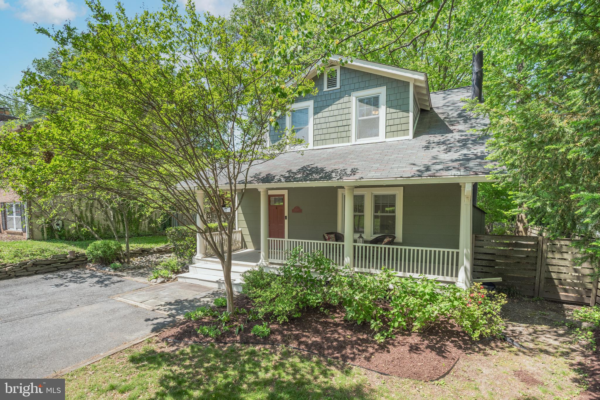 10120 Capitol View Avenue Silver Spring, MD 20910 - Photo 4 of 52 Gallery Image 4