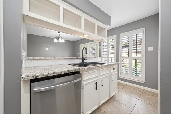 $195,999 | 6700 Richardson Road, Unit 305, Houston, TX 77069