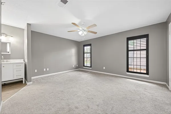 $195,999 | 6700 Richardson Road, Unit 305, Houston, TX 77069