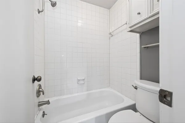 $195,999 | 6700 Richardson Road, Unit 305, Houston, TX 77069