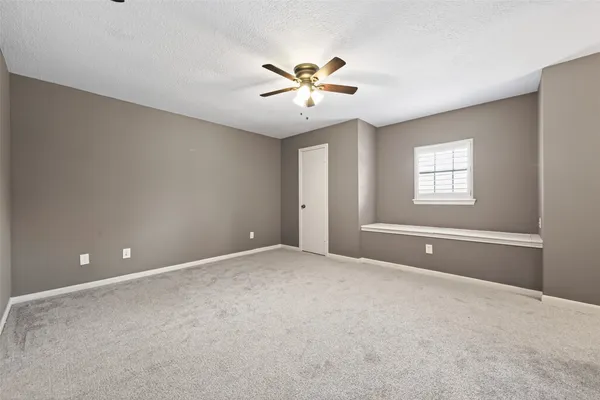 $195,999 | 6700 Richardson Road, Unit 305, Houston, TX 77069
