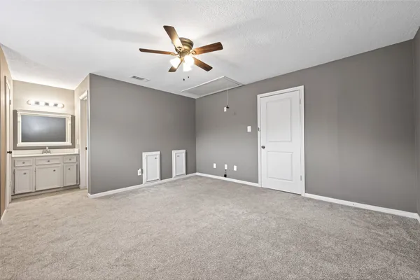 $195,999 | 6700 Richardson Road, Unit 305, Houston, TX 77069